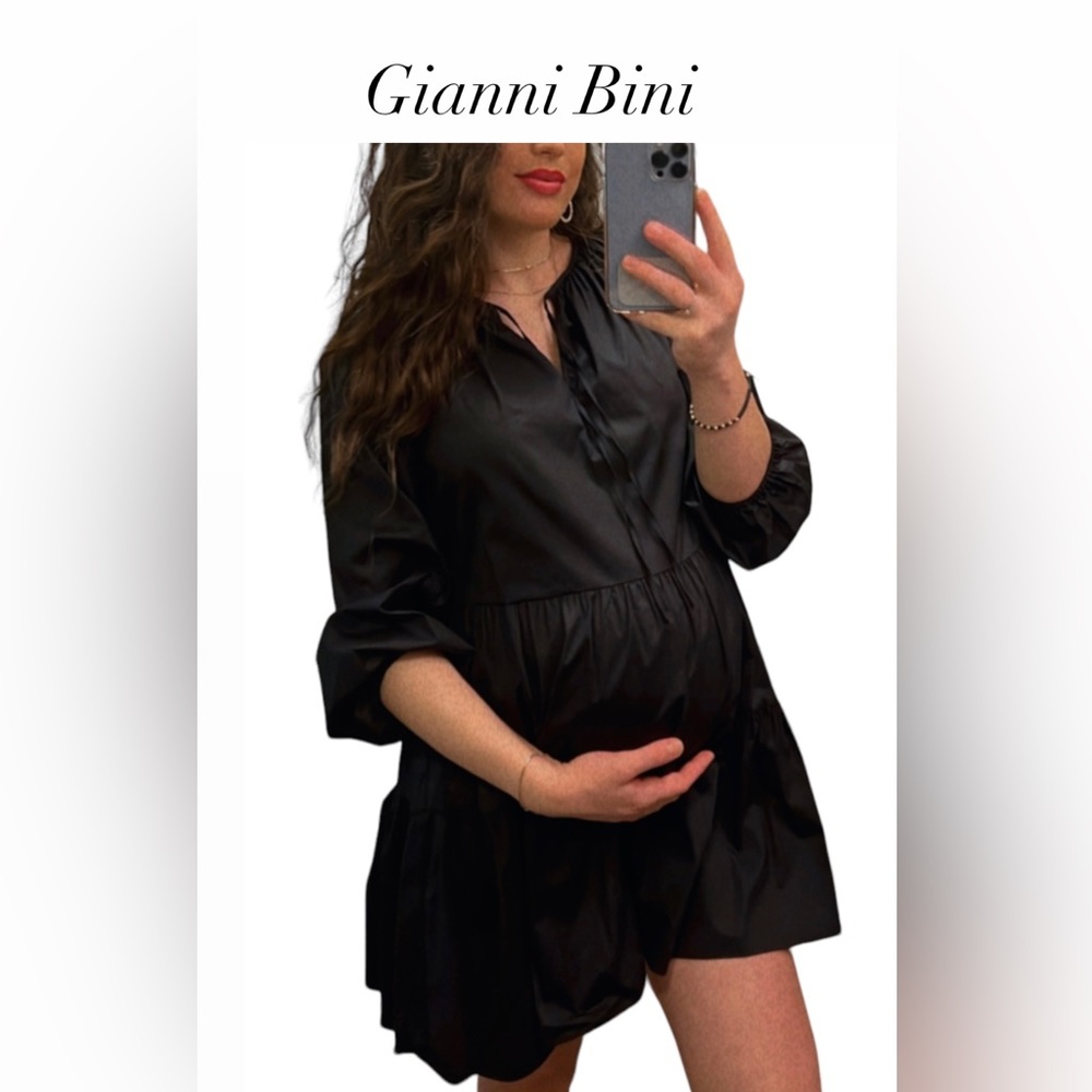 Black Gianni Bini Ruffled Shoulder Midi Dress
Women's Sz:M
